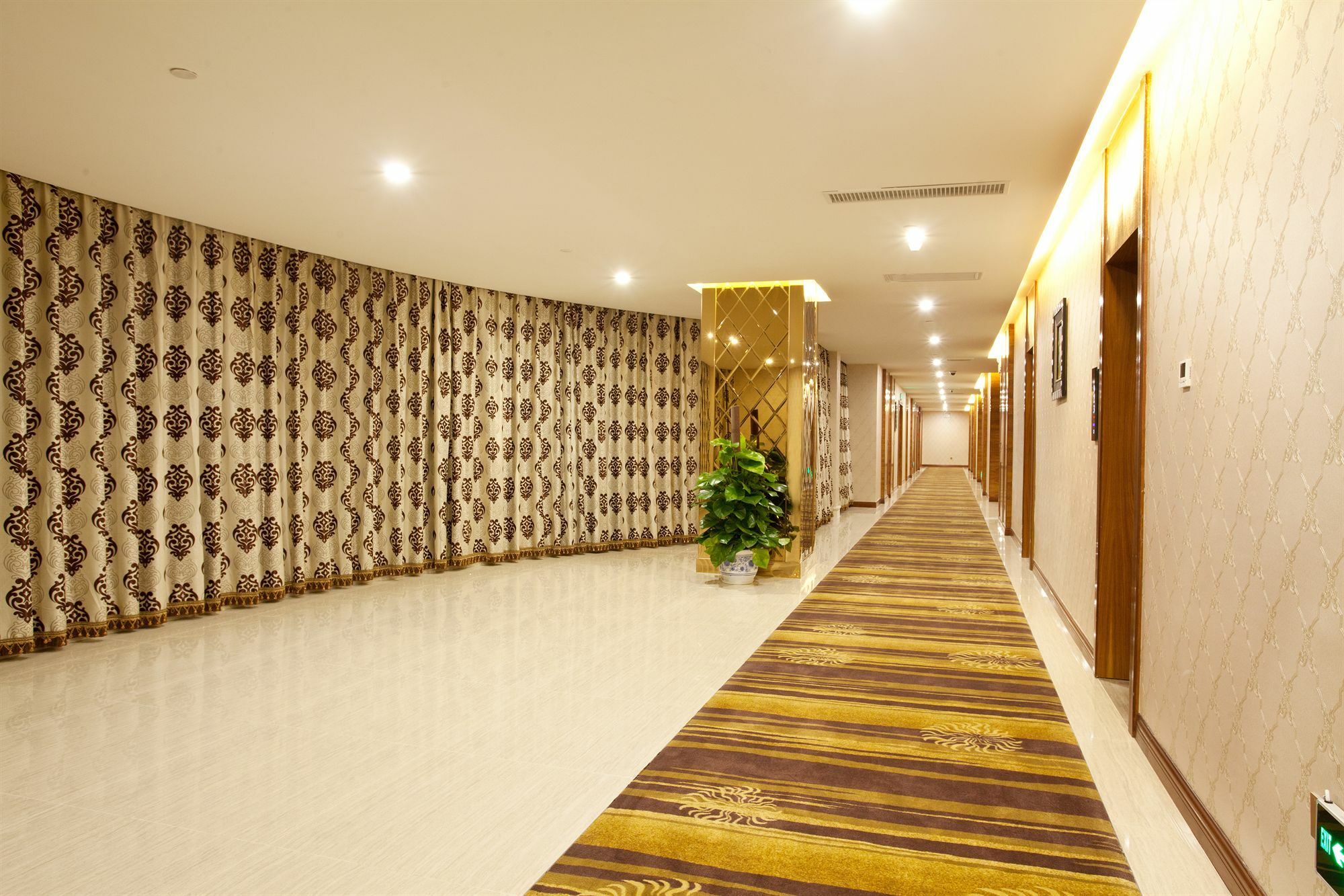 Oubon International Hotel Cantão Exterior foto